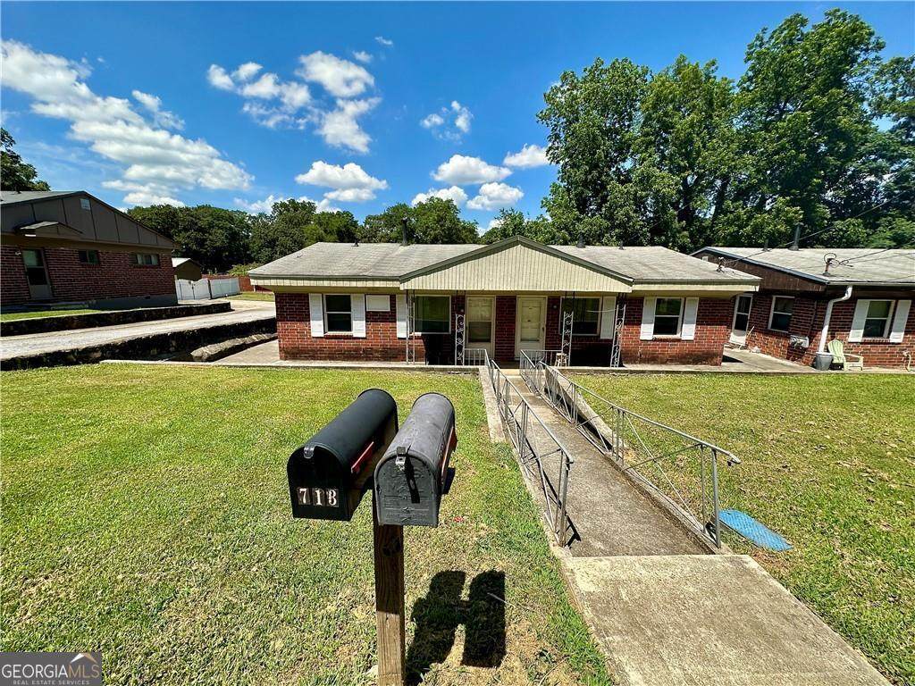 718 Hill Street - Photo 1