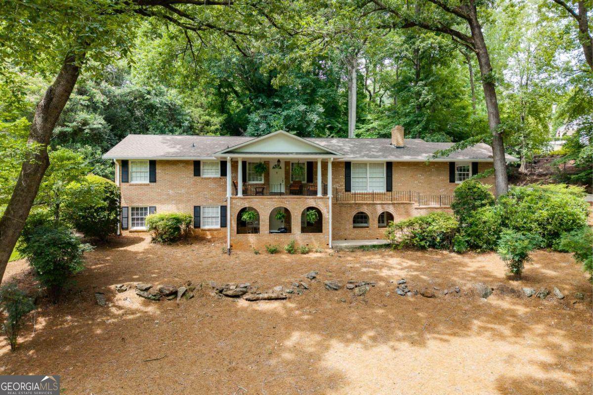 530 Westview Drive - Photo 1