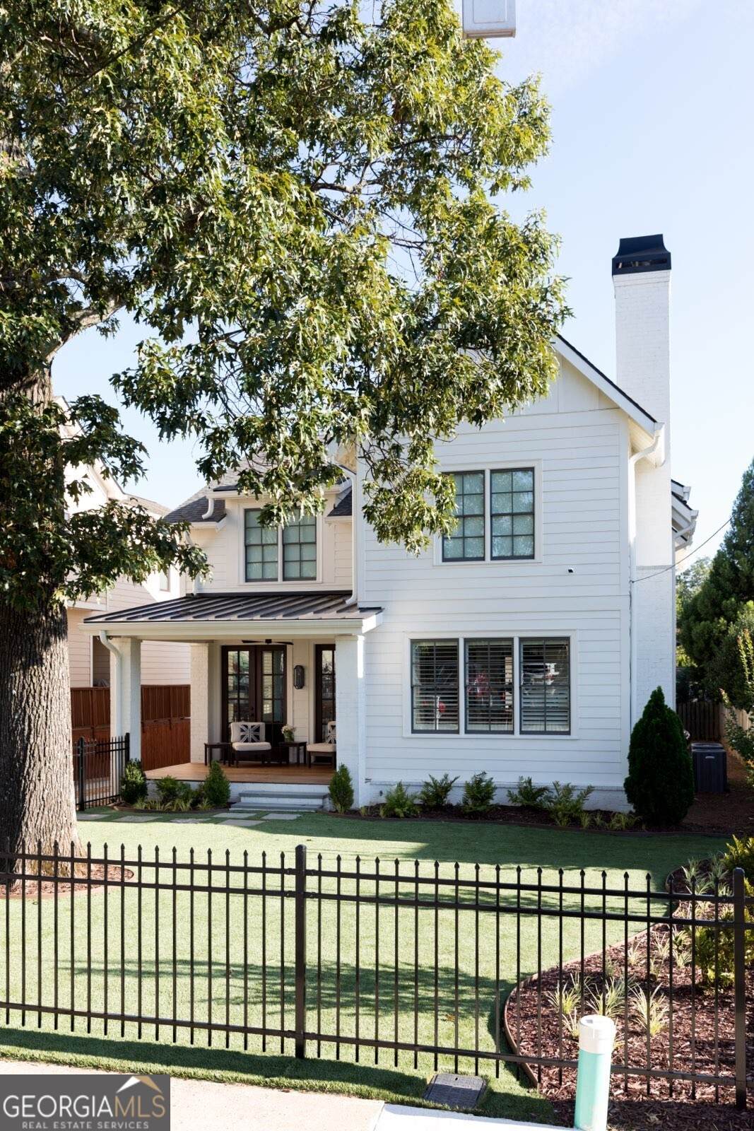 1555 Walker Avenue - Photo 1