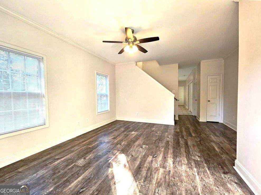 718 Evelyn Place - Photo 1