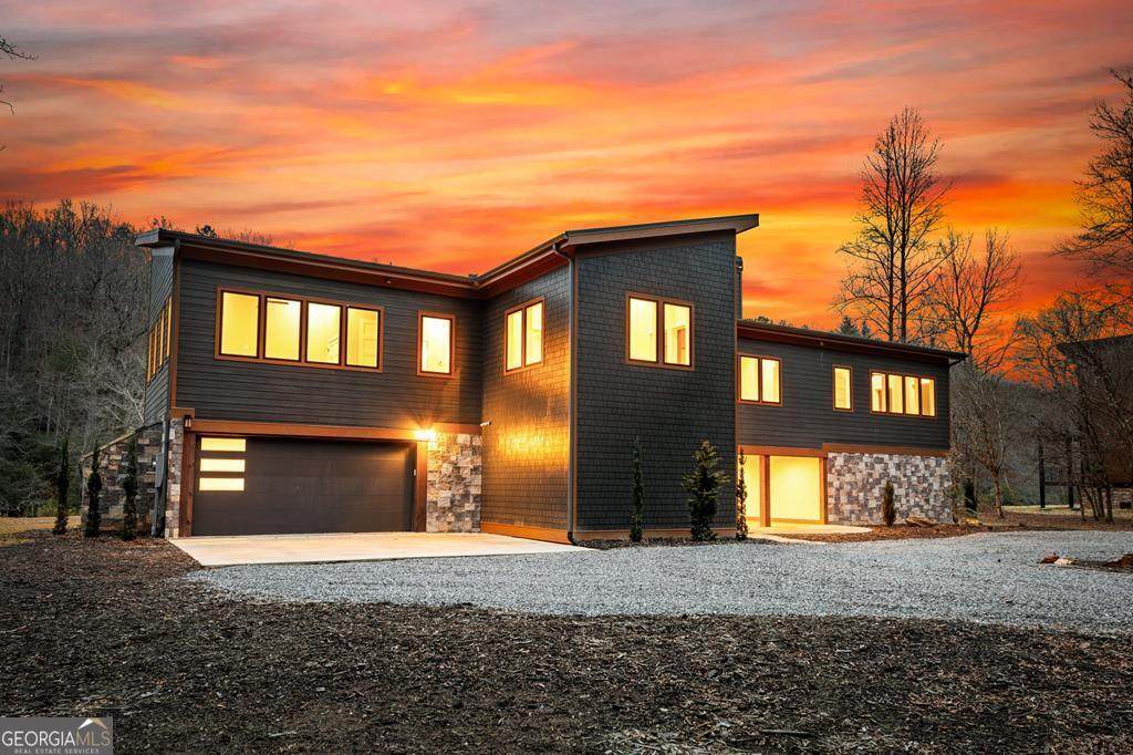 494 Riverbend Manor - Photo 1