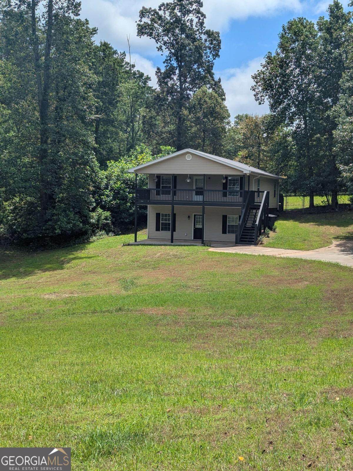 58 Pinewood Drive - Photo 1