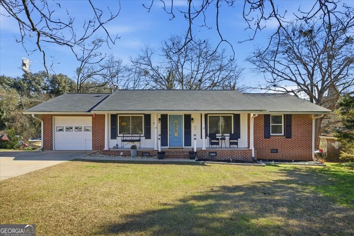 210 Laurel Street - Photo 1