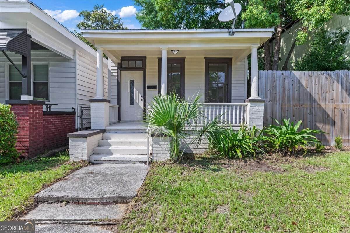 604 40Th Street - Photo 1