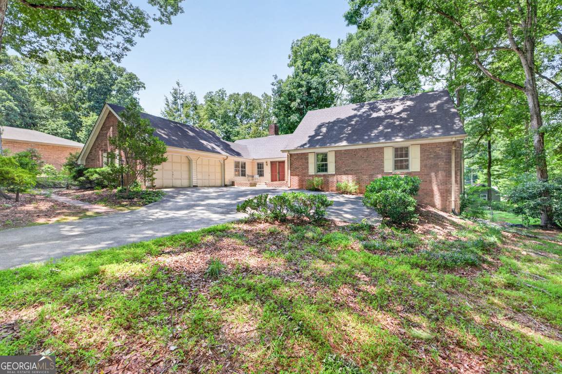 2220 Valley Creek Circle - Photo 1