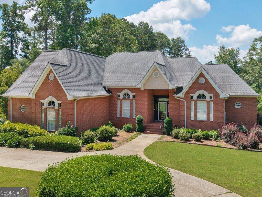 370 Allie Drive - Photo 1