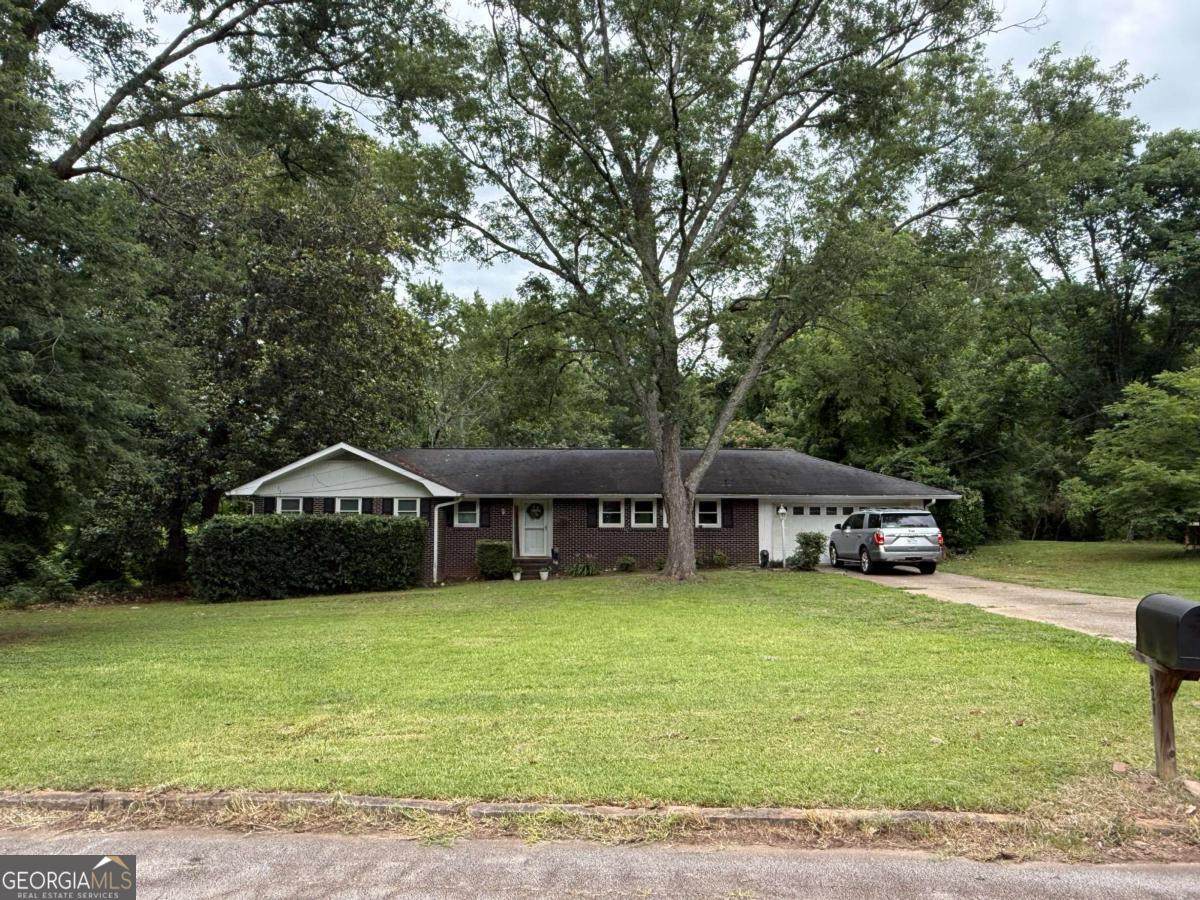 821 Shipp Circle - Photo 1