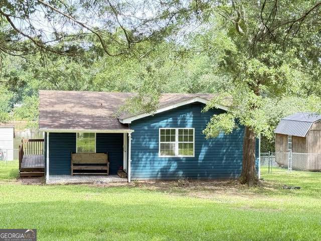210 James Circle - Photo 1