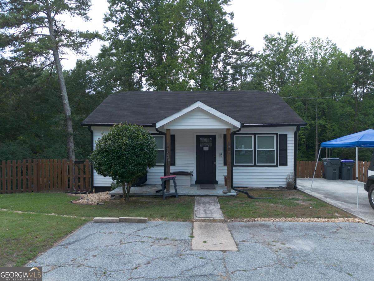 1520 Calvin Davis Circle - Photo 1