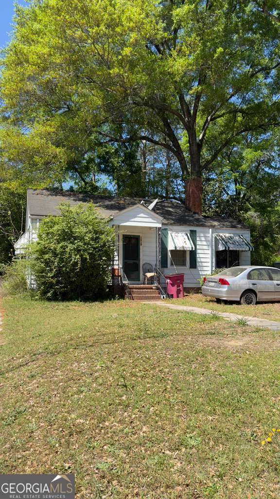 1219 Burton Avenue - Photo 1