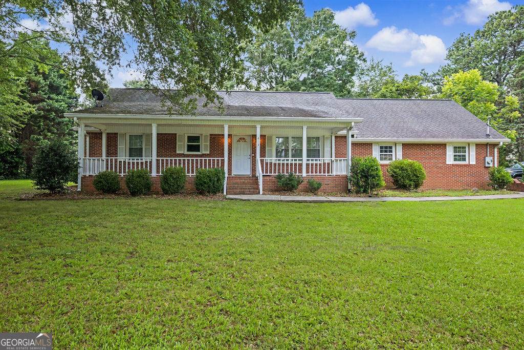 413 Old Newnan Road - Photo 1