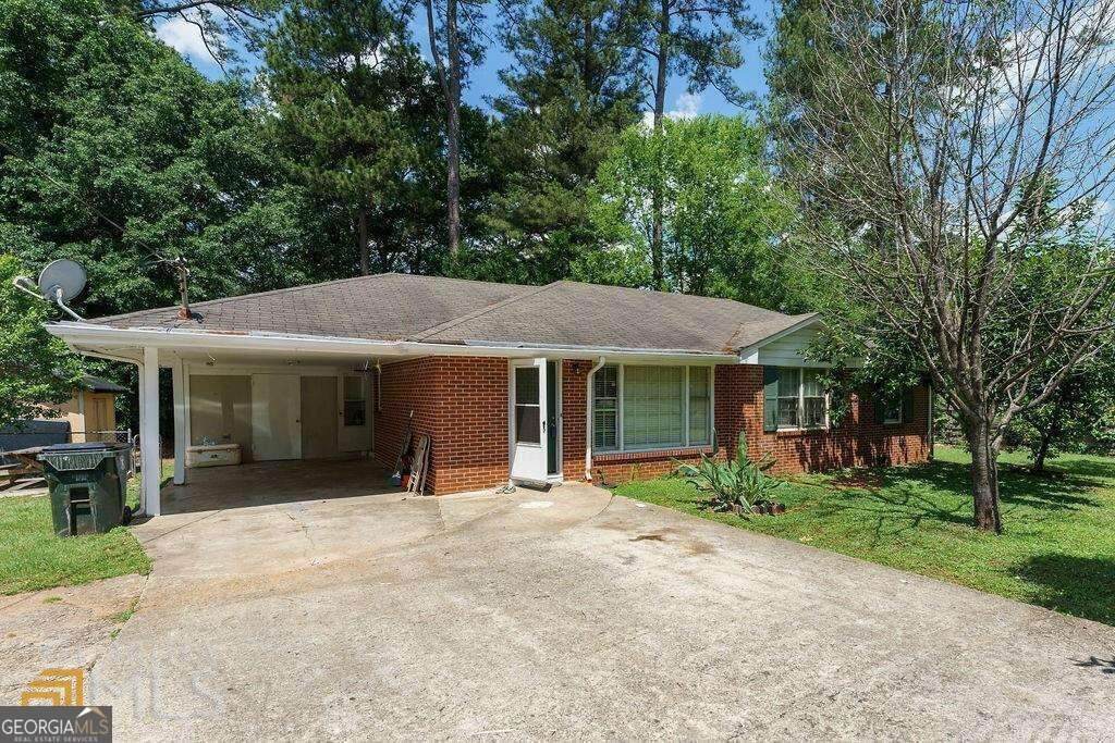 2888 Shallowford Road - Photo 1