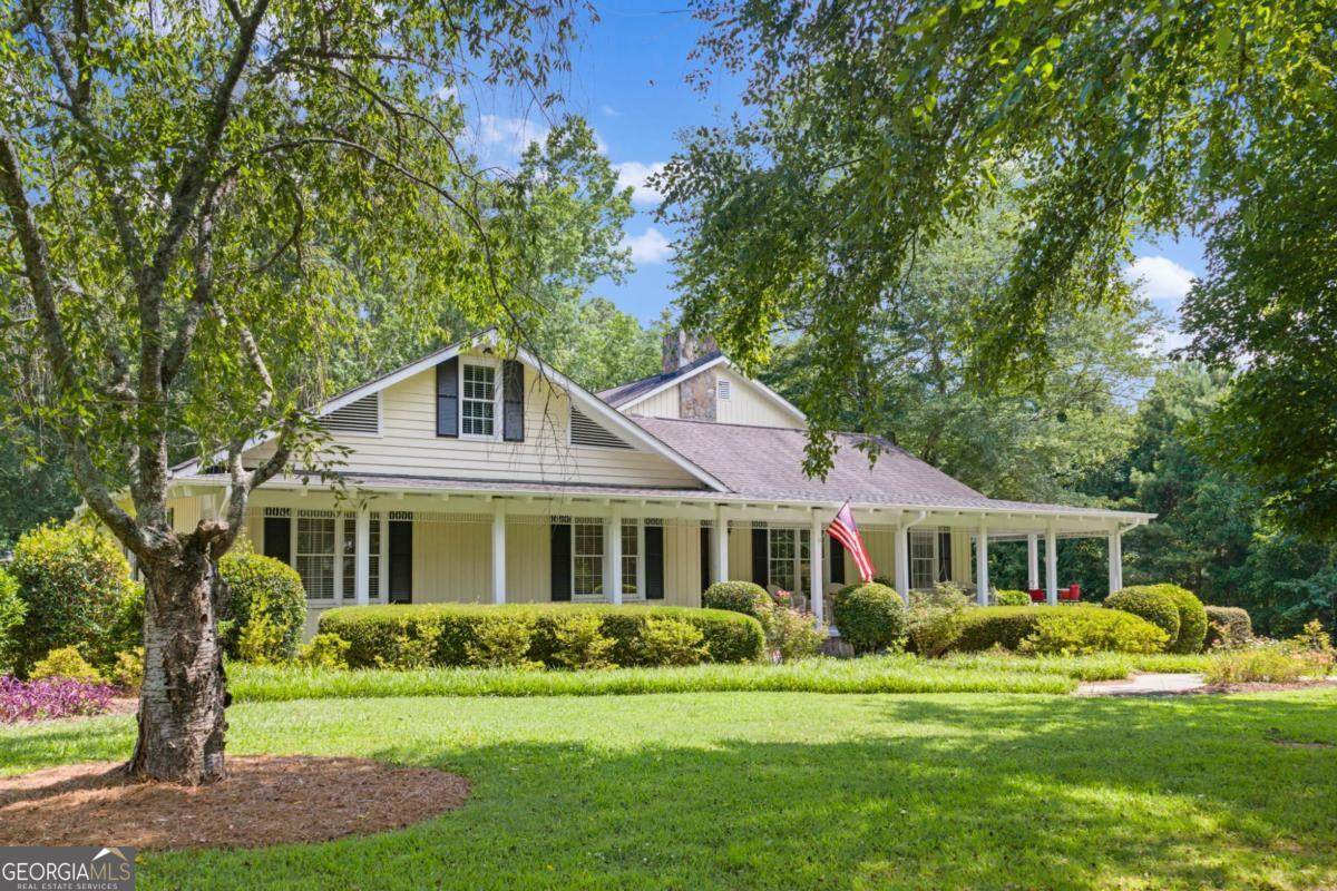 2324 Cherokee Drive - Photo 1
