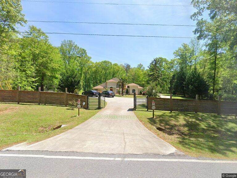 472 Patterson Road - Photo 1