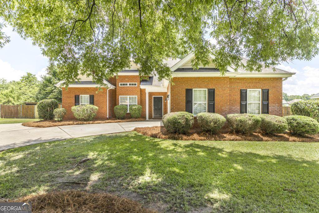 219 Knights Bridge - Photo 1