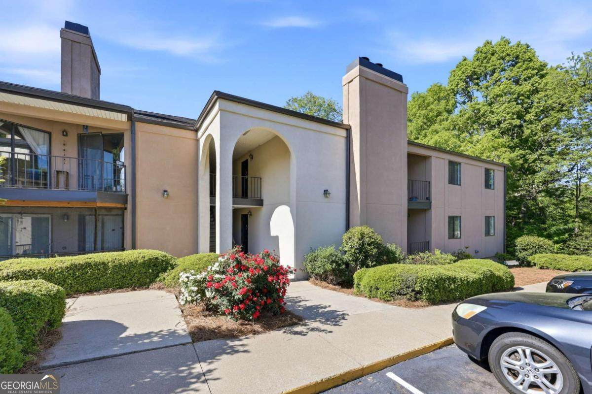 605 Candler Street - Photo 1