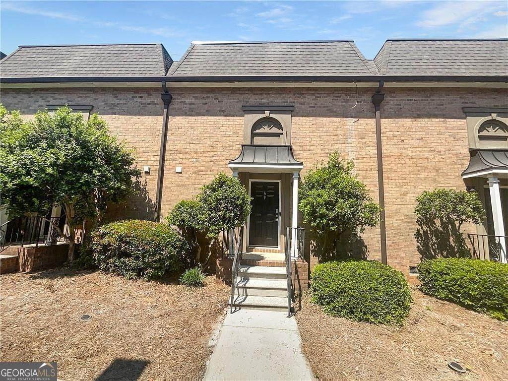6980 Roswell Road - Photo 1