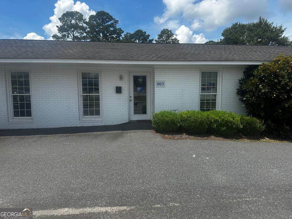 803 Hillcrest Parkway - Photo 1