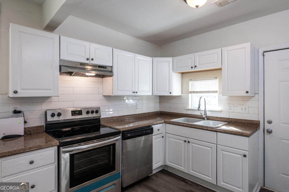 404 Paines Avenue - Photo 1