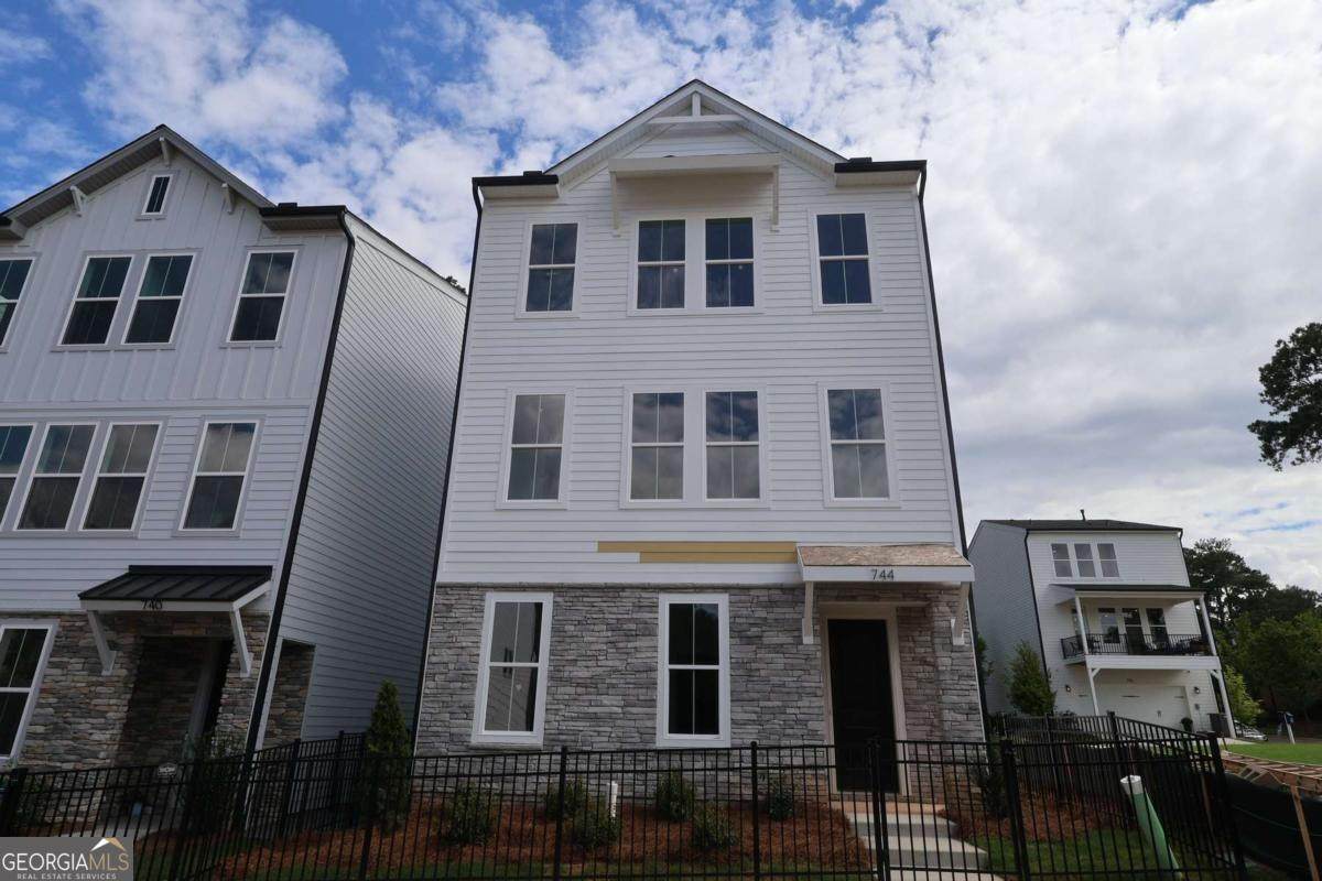 744 Auguste Avenue - Photo 1