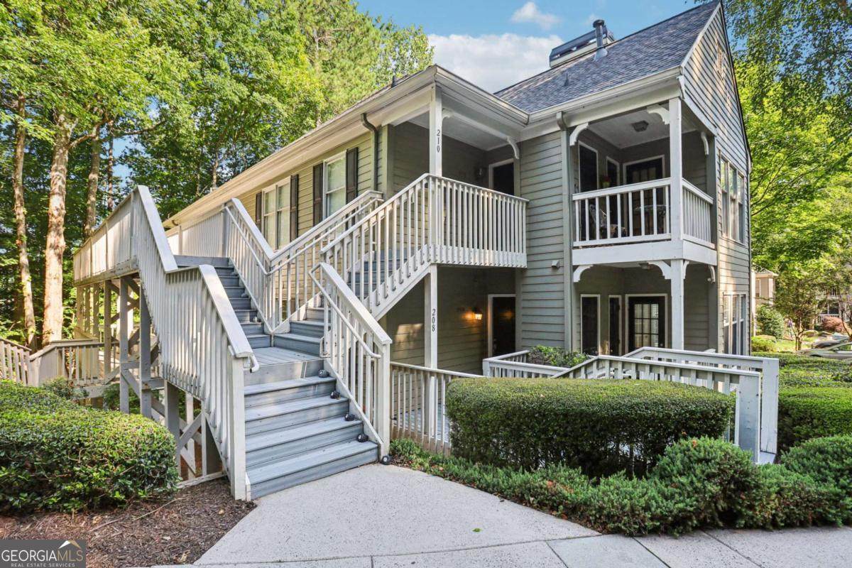 208 Bainbridge Drive - Photo 1