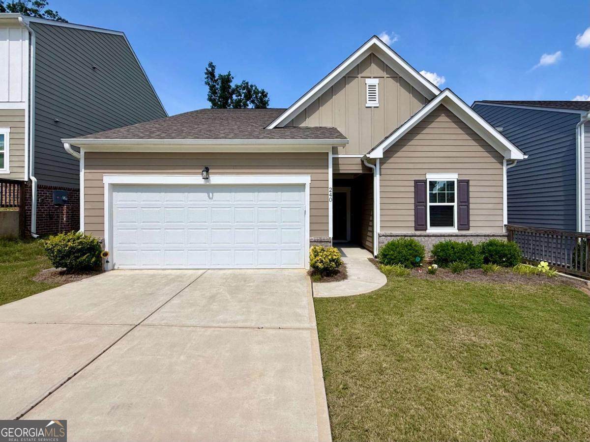 240 Hyde Park - Photo 1