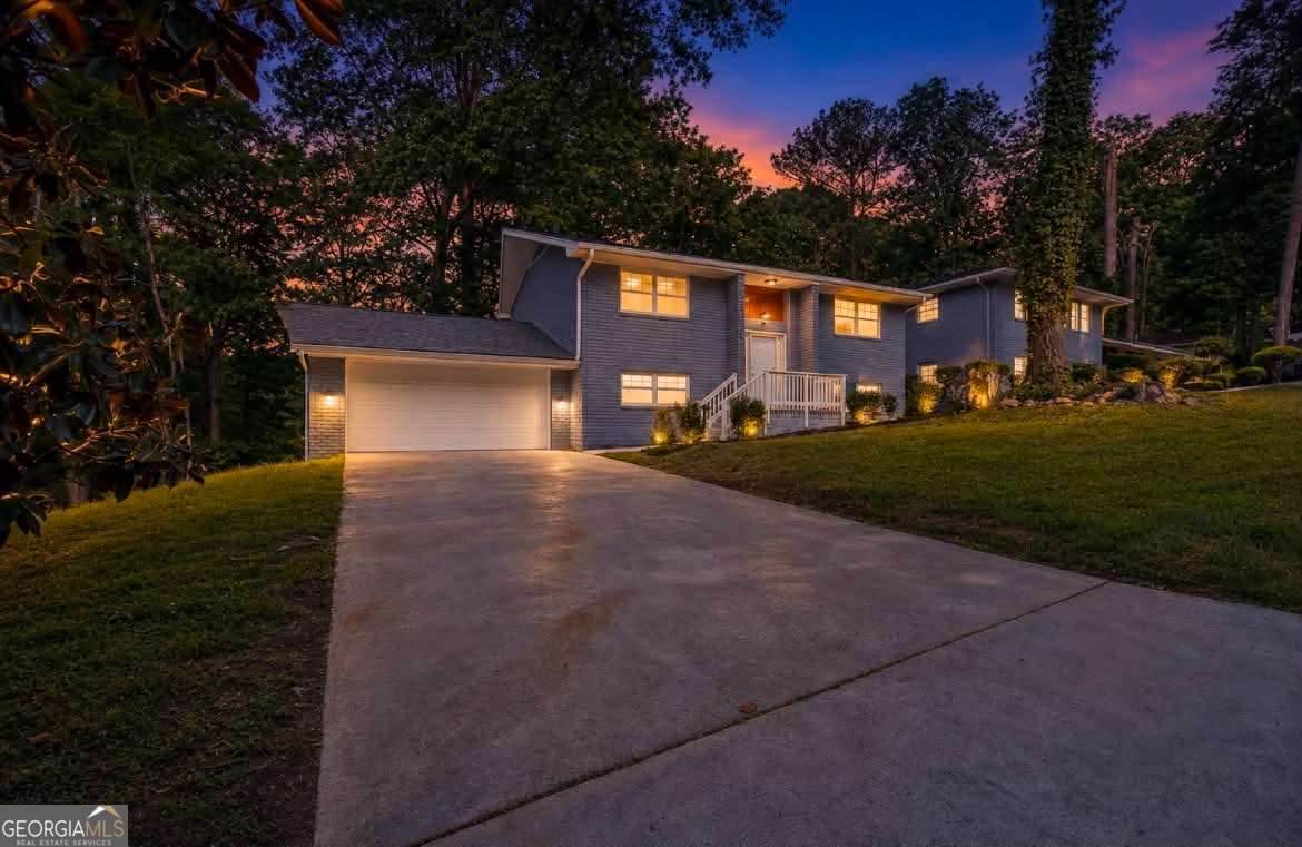 495 Larchmont Circle - Photo 1