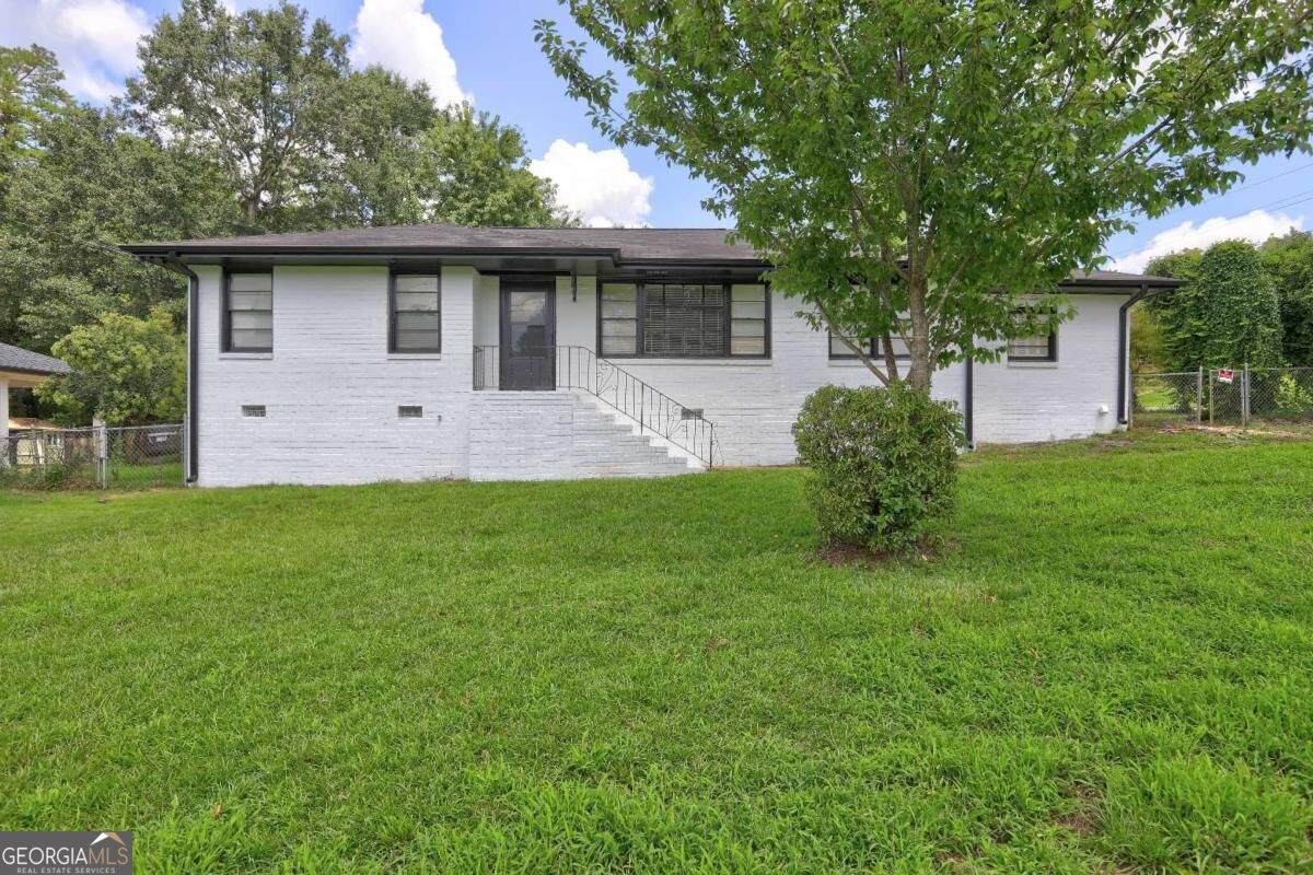 970 Oglethorpe Avenue - Photo 1