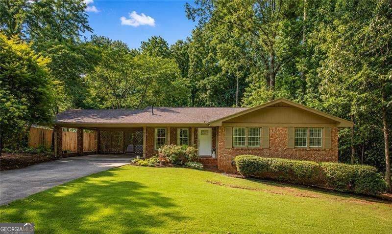 702 Highview Drive - Photo 1