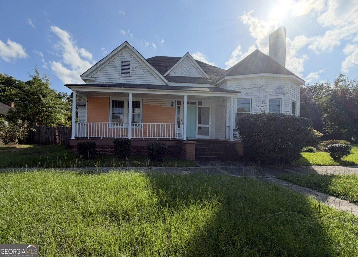 807 Academy Avenue - Photo 1