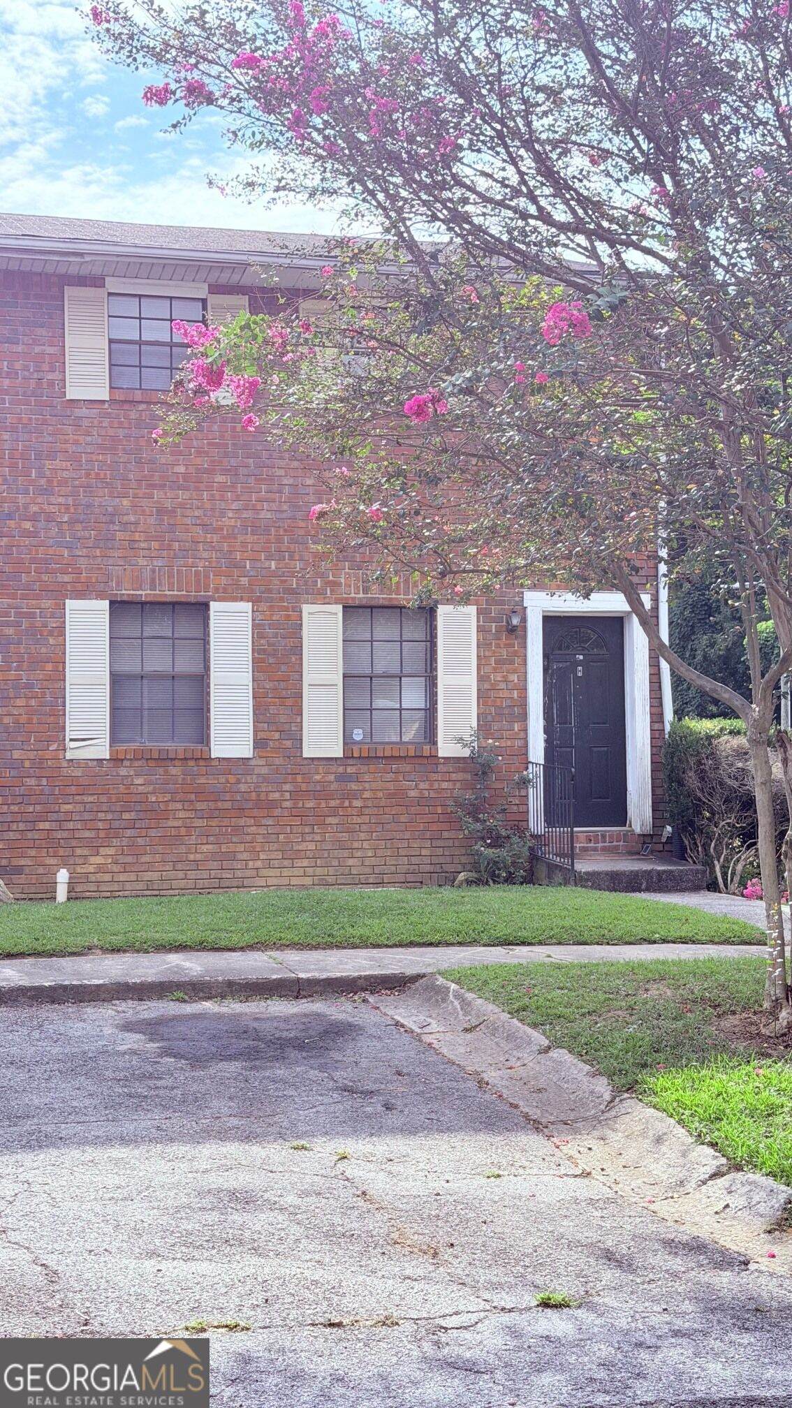 6354 Shannon Parkway - Photo 1