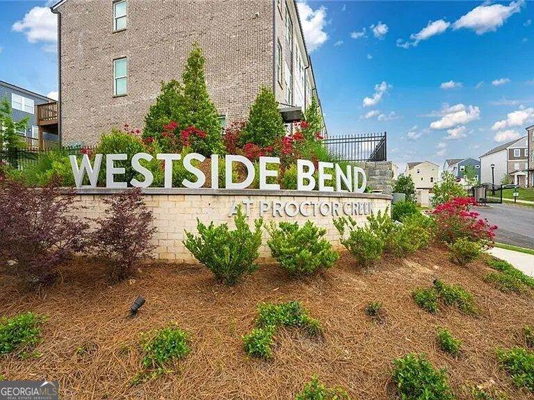 2635 Creekside Drive - Photo 1