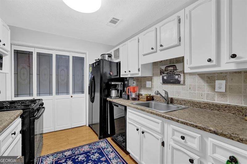 1004 Vicksburg Place - Photo 1