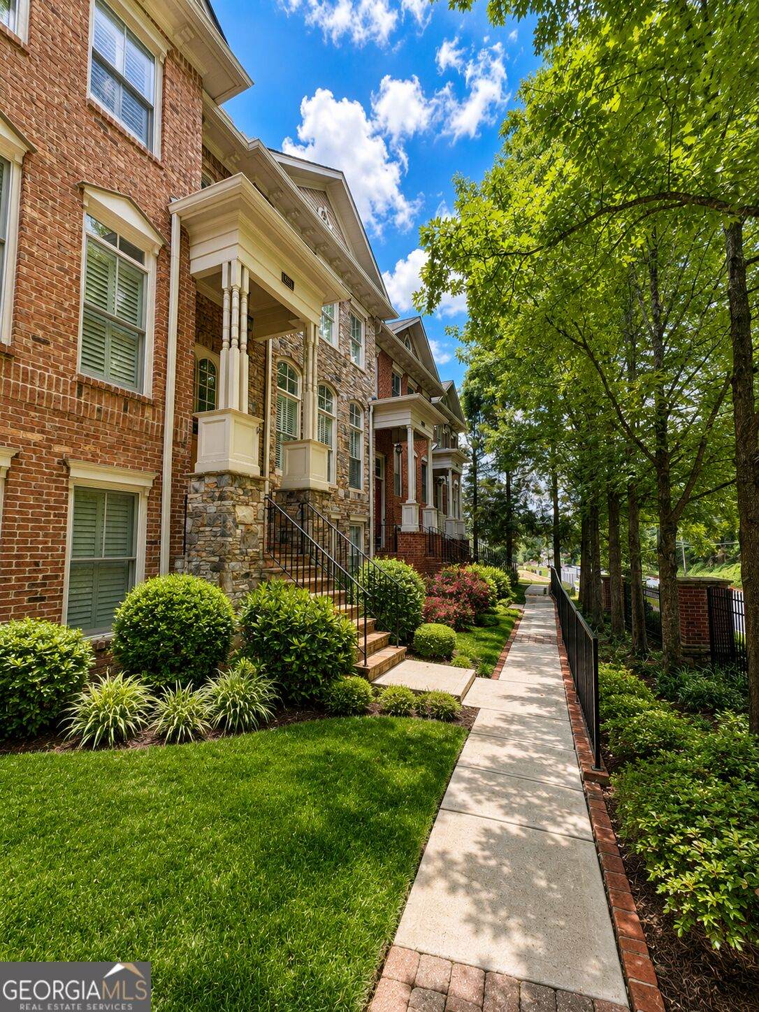 1085 Charles Towne Square - Photo 1