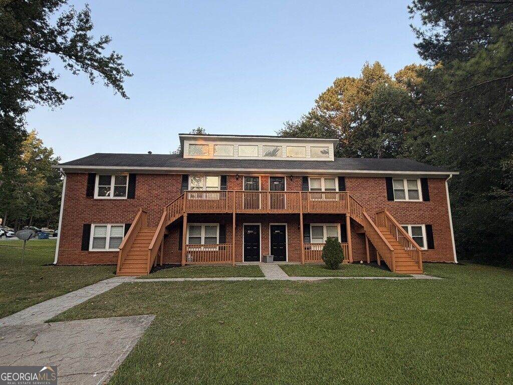 1988 Patterson Courts - Photo 1