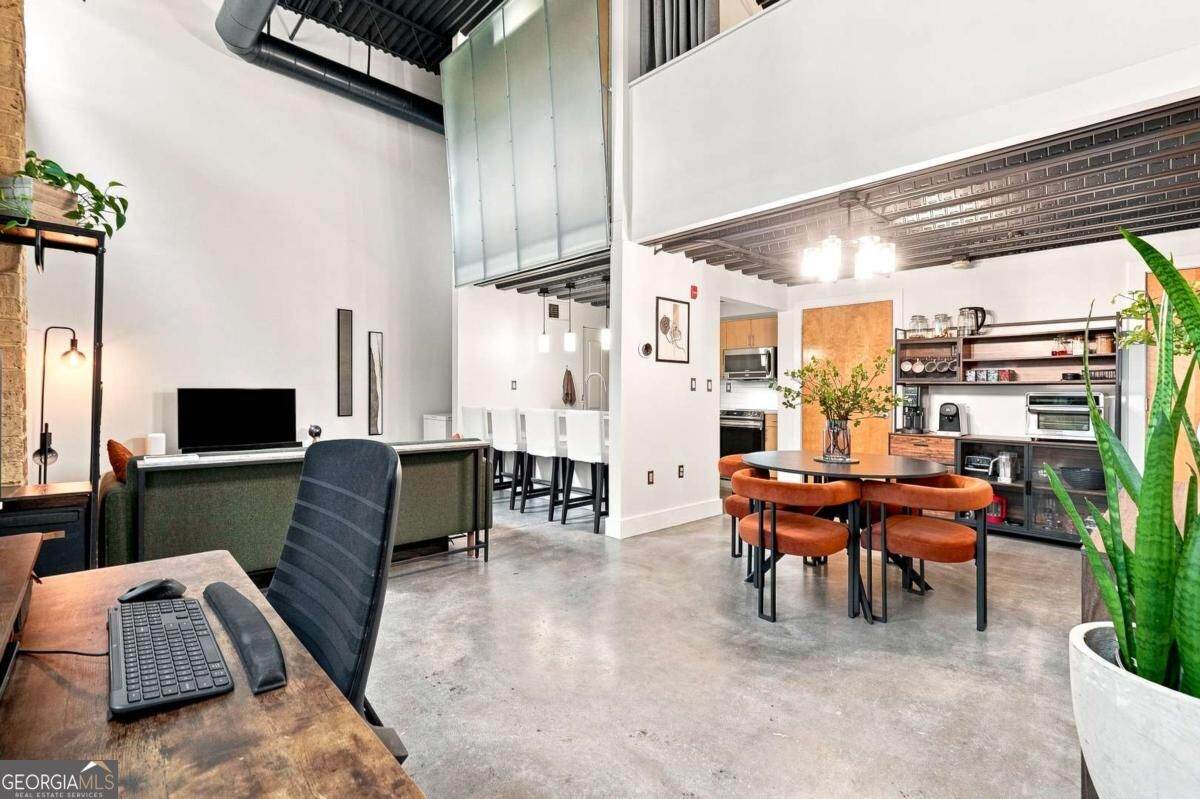 195 Arizona Avenue - Photo 1