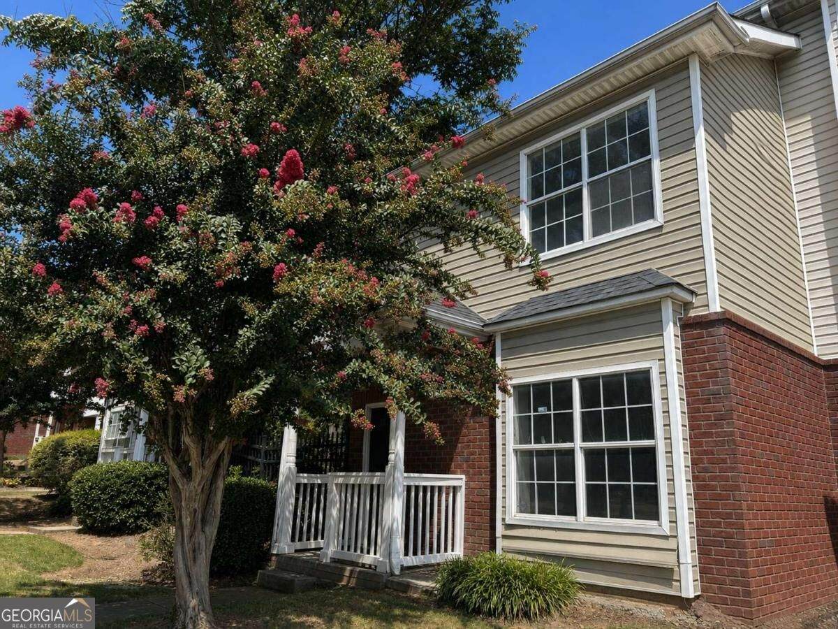 253 Ralph David Abernathy Boulevard - Photo 1