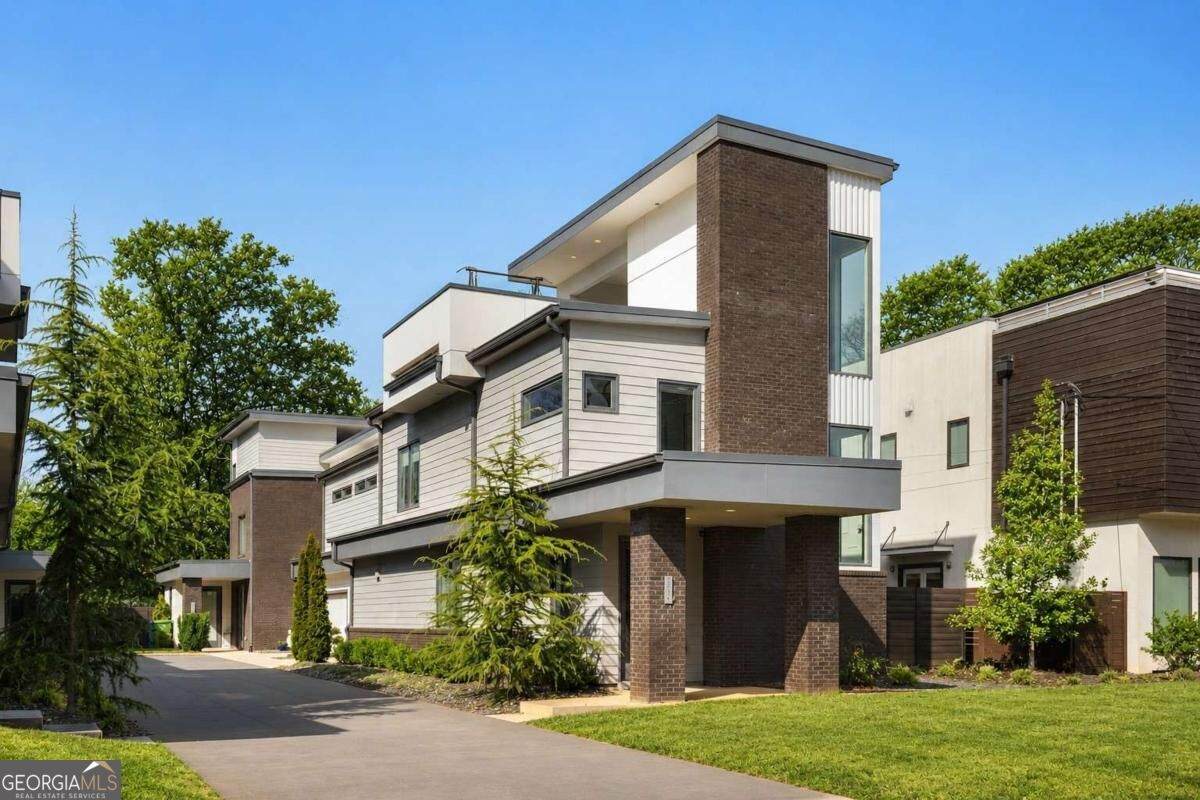 205 Wilbur Avenue - Photo 1