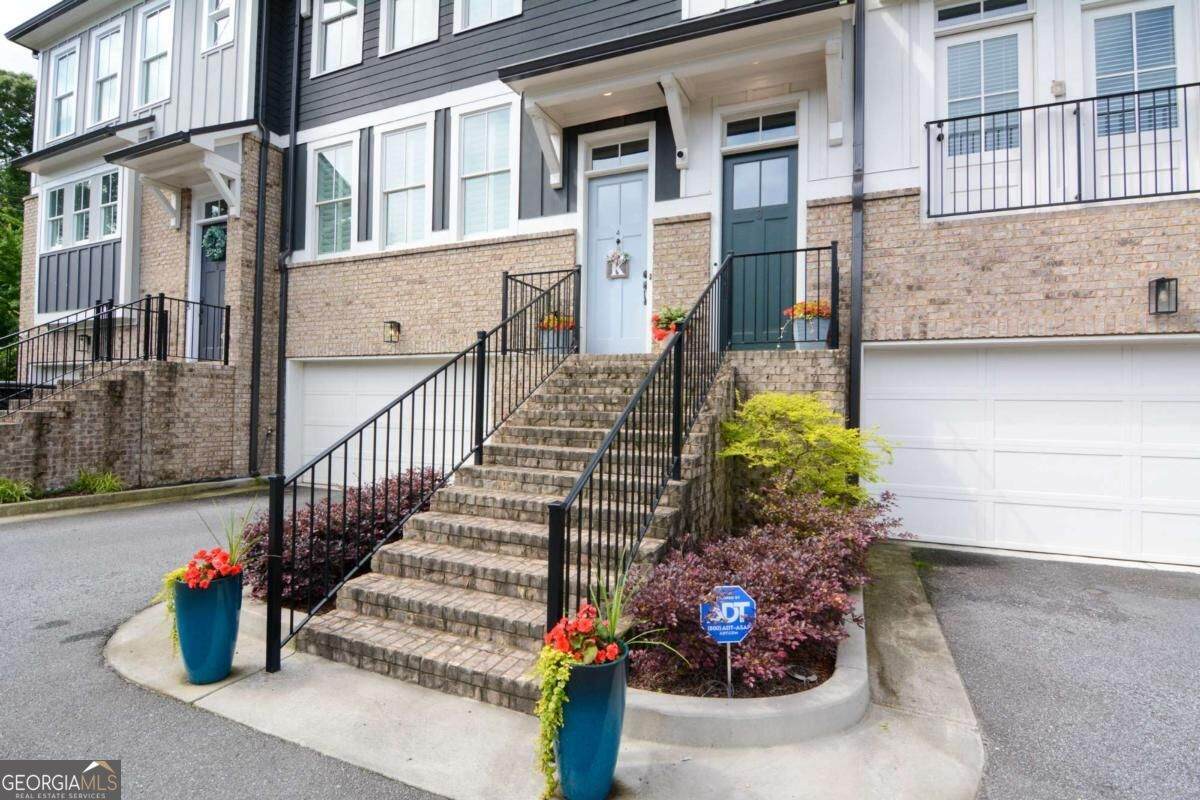 370 Thrasher Street - Photo 1