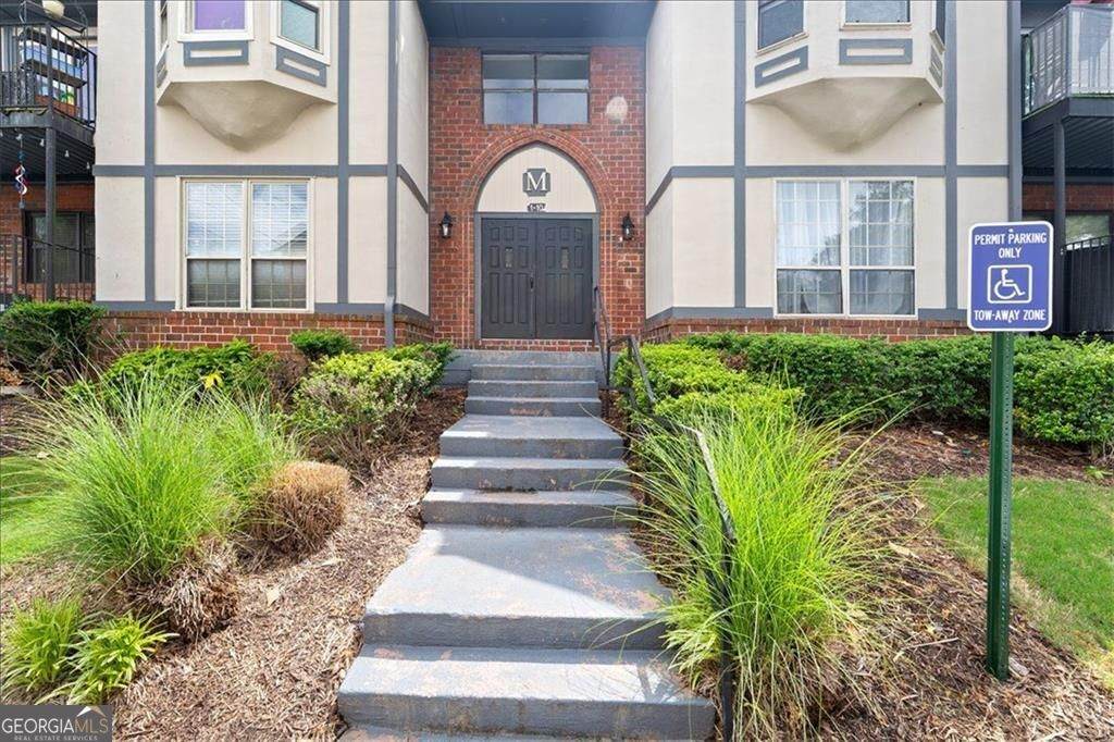 6851 Roswell Road - Photo 1