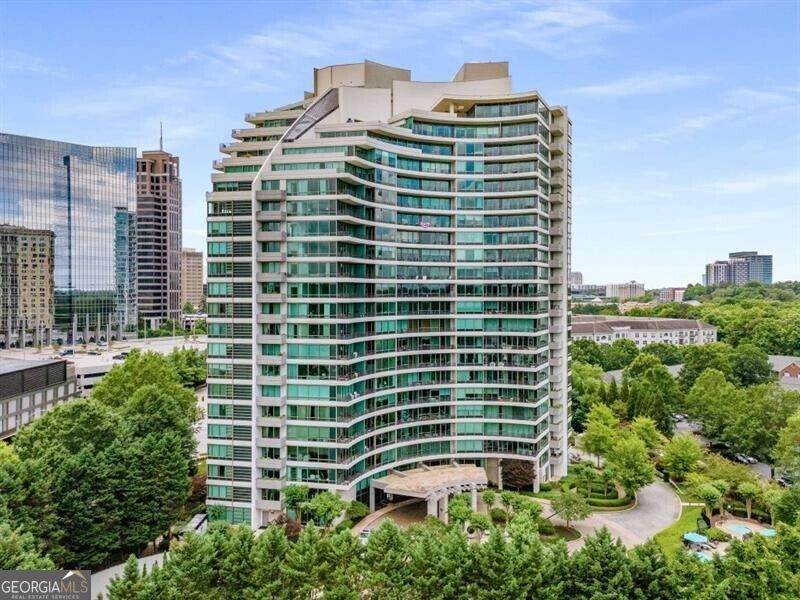 700 Park Regency Place - Photo 1