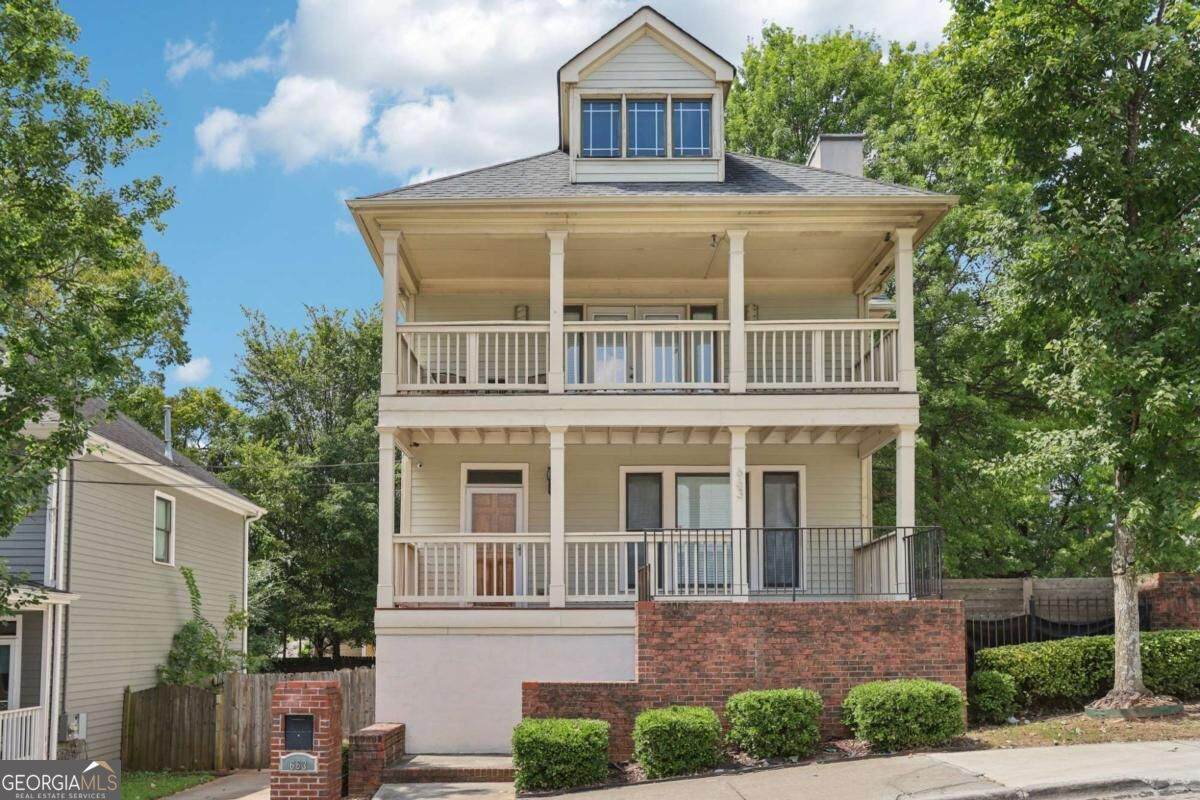 663 Windsor Street - Photo 1