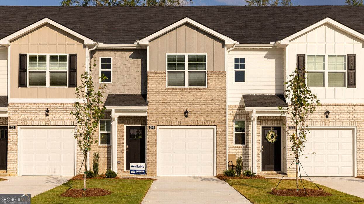 202 Kenmore Circle - Photo 1