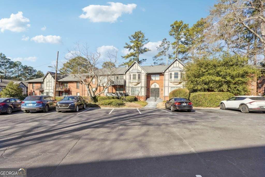 6851 Roswell Road - Photo 1