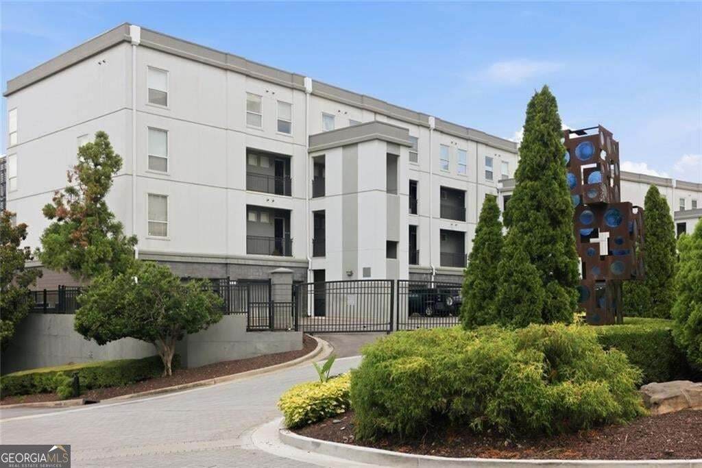 747 Ralph Mcgill Boulevard - Photo 1