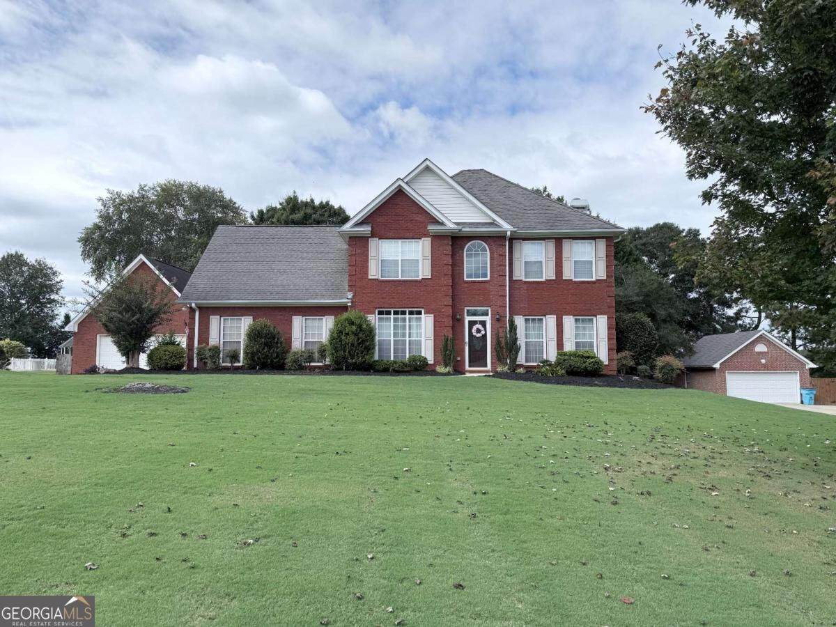 209 Ashley Drive - Photo 1
