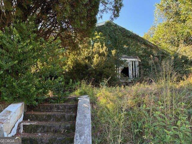 1932 M L King Jr Boulevard - Photo 1