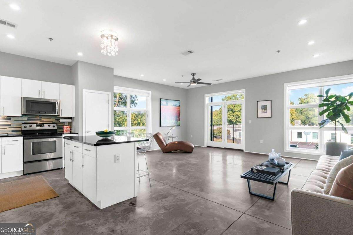 560 Dutch Valley Road - Photo 1
