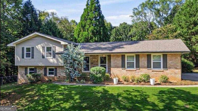 669 Foxcliffe Court - Photo 1