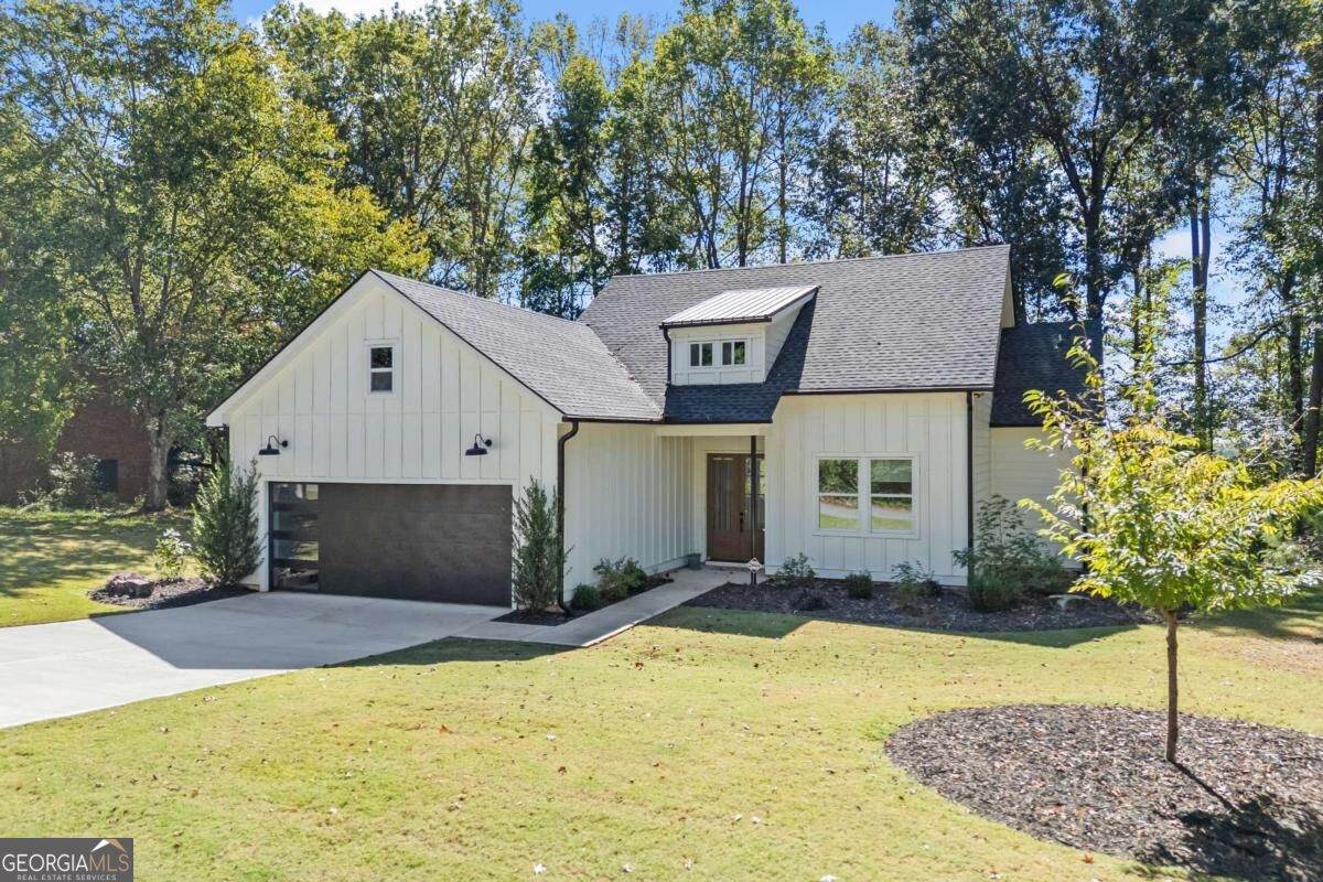220 Fairlane Drive - Photo 1